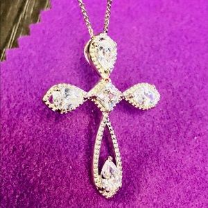 46.) New Swarovski Crystal Cross Necklace Pendant